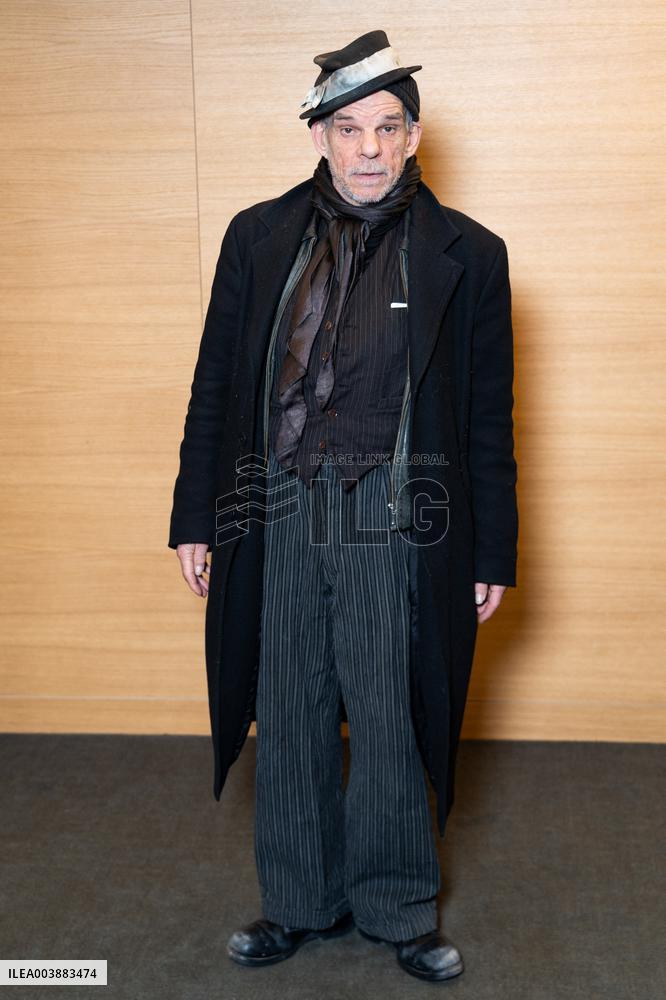 Brule Le Sang Premiere - Paris AJ