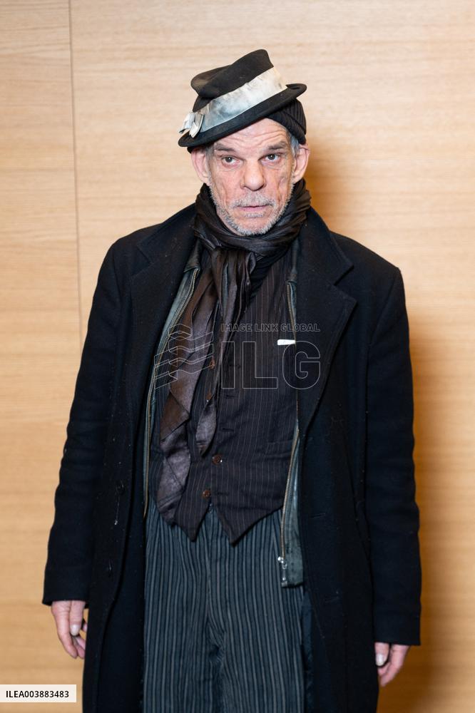 Brule Le Sang Premiere - Paris AJ