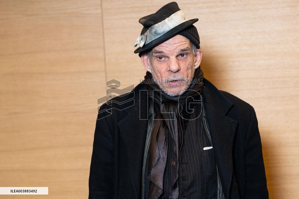 Brule Le Sang Premiere - Paris AJ