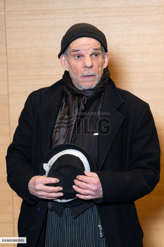 Brule Le Sang Premiere - Paris AJ