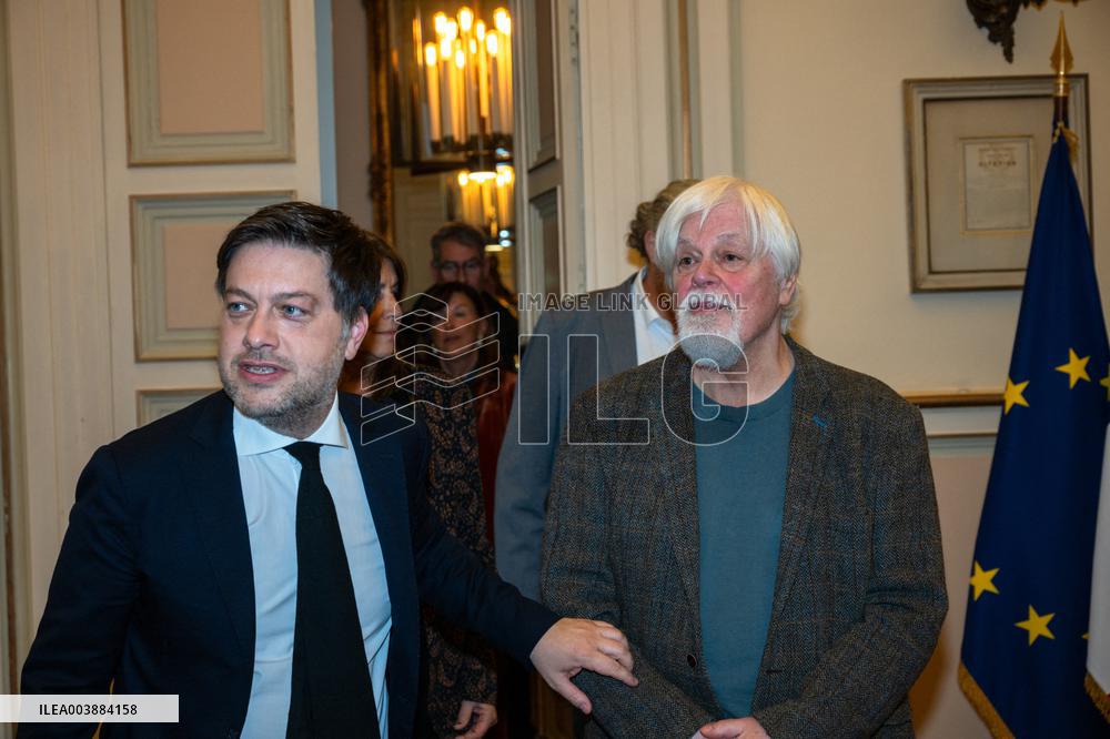 Paul Watson Meets With Mayor Benoit Payan - Marseille