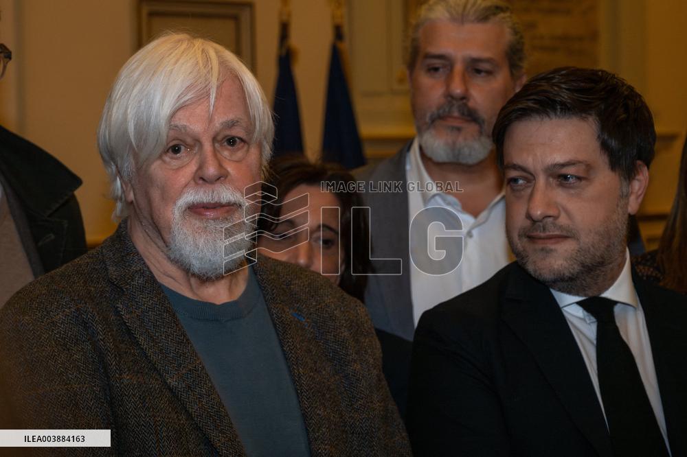 Paul Watson Meets With Mayor Benoit Payan - Marseille