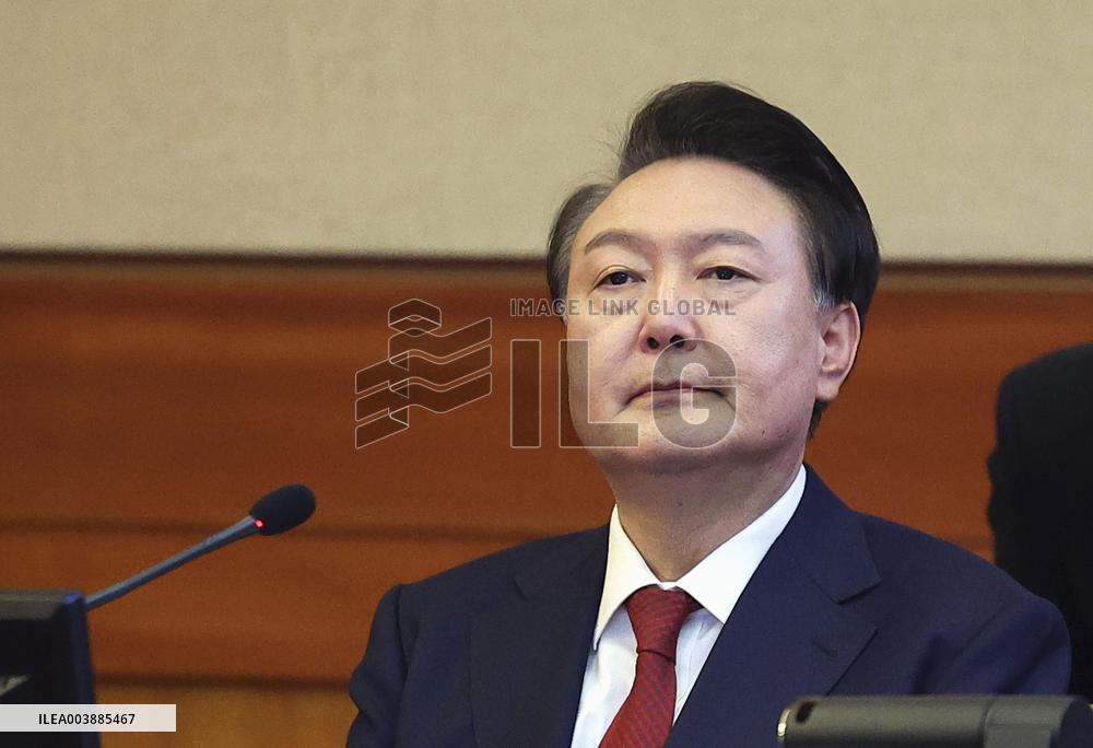 Impeached S. Korean president attends court hearing