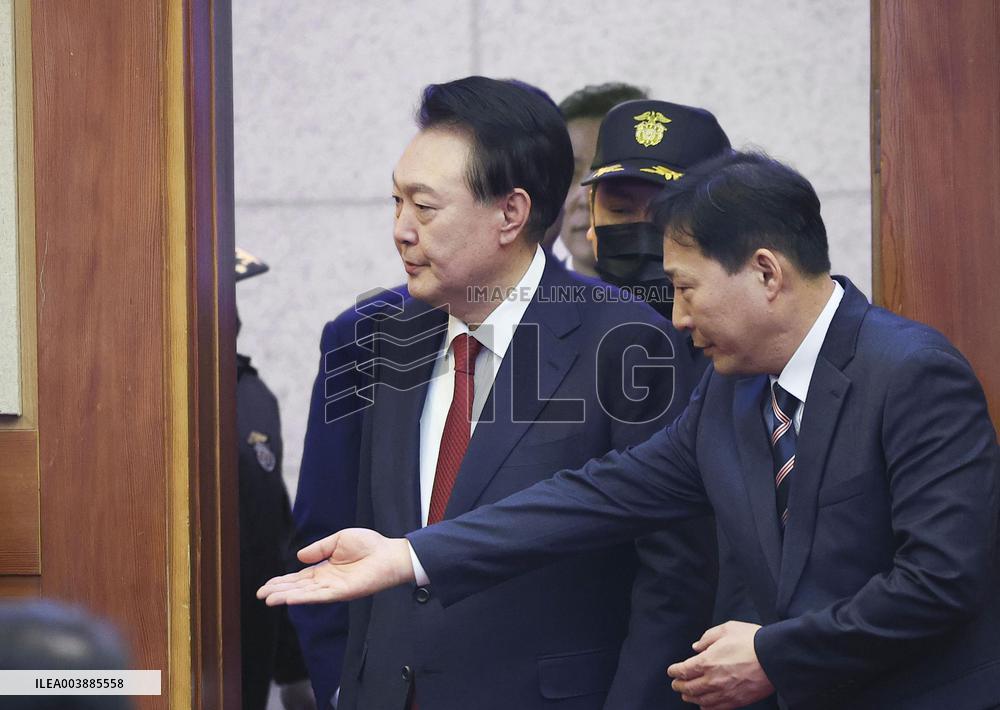 Impeached S. Korean president attends court hearing
