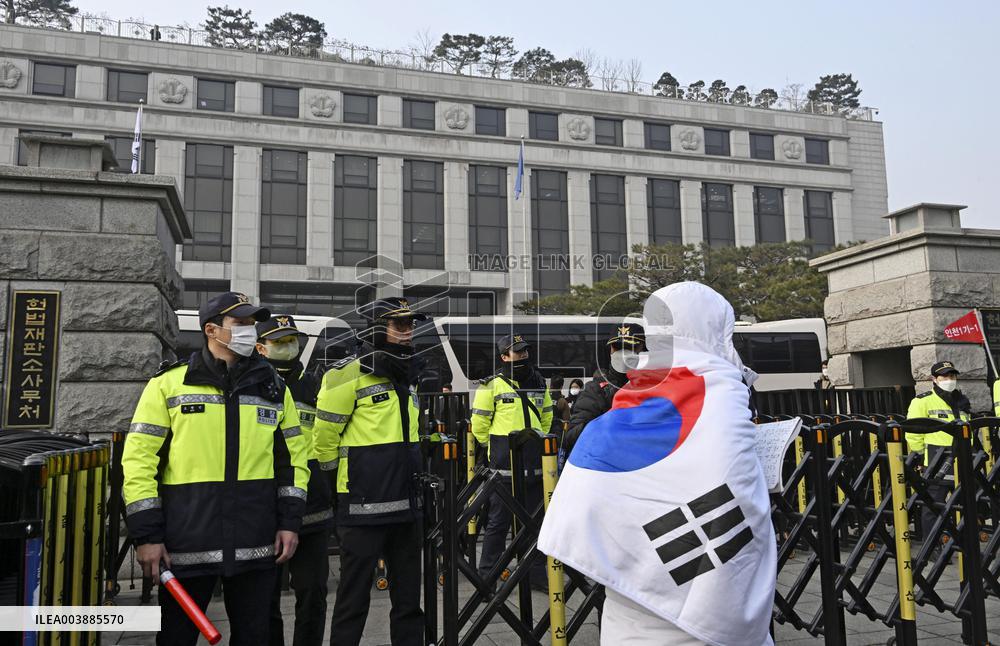 Impeached S. Korean president attends court hearing