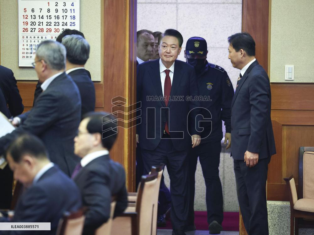 Impeached S. Korean president attends court hearing