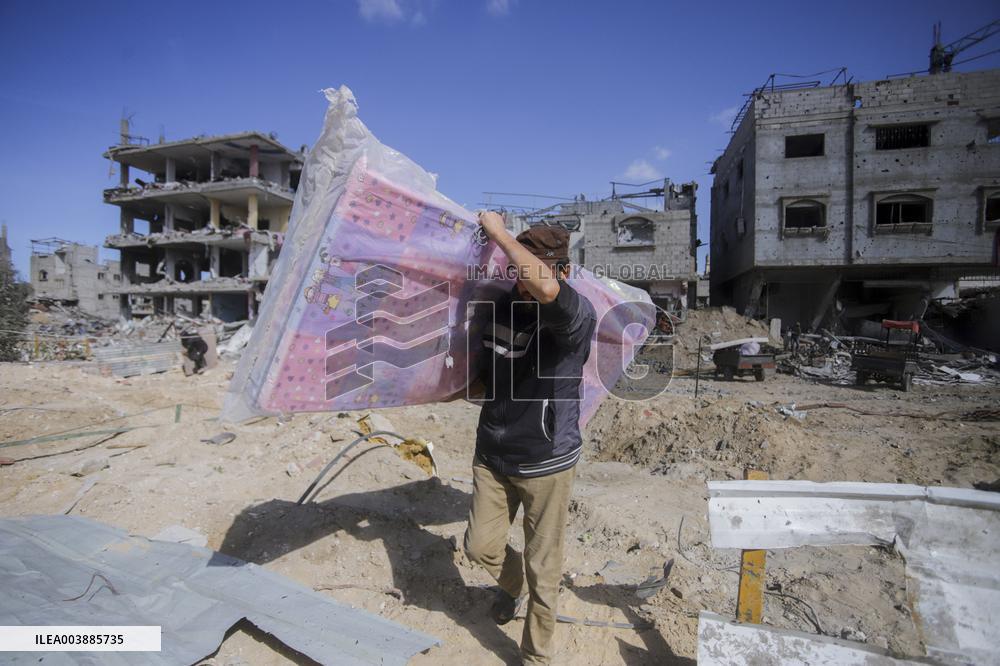 Displaced Palestinians Return Home After the Ceasefire - Gaza