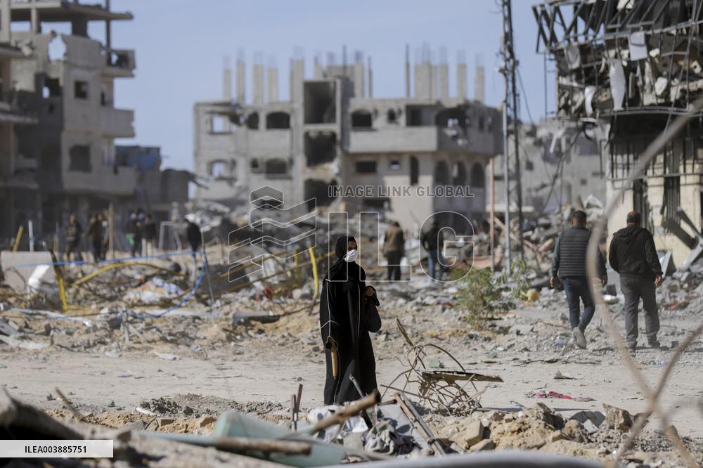 Displaced Palestinians Return Home After the Ceasefire - Gaza