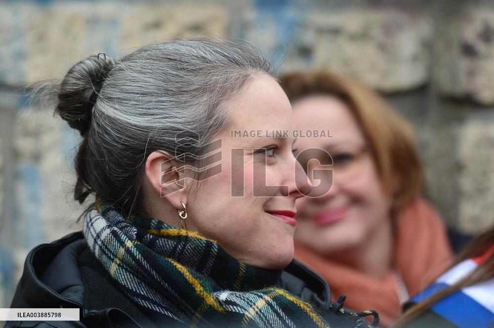 Rally Against The Replacement Of The Bichat And Beaujon Hospitals - Paris