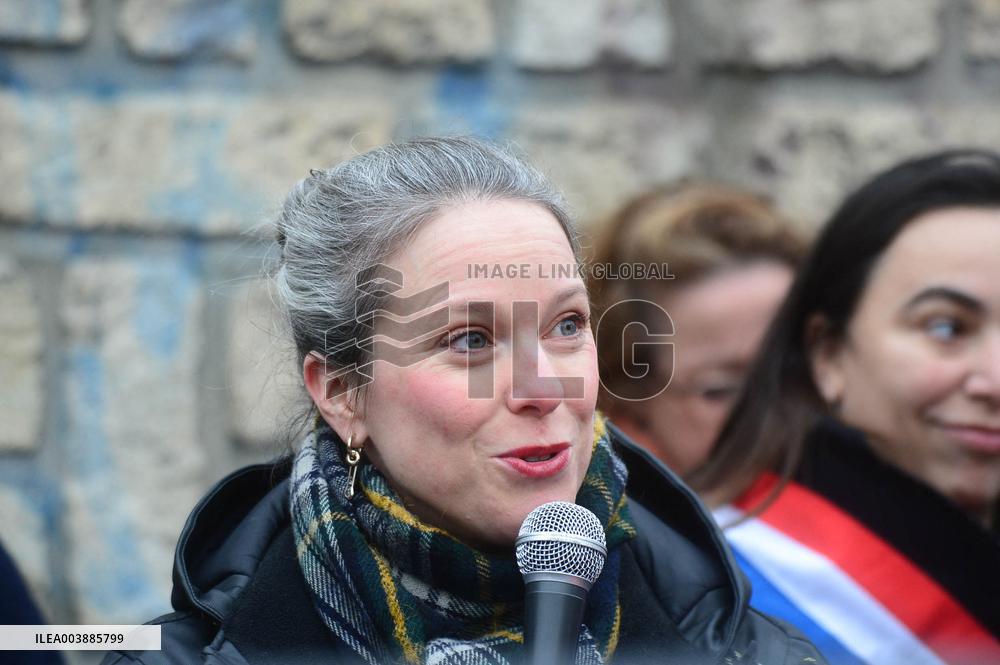 Rally Against The Replacement Of The Bichat And Beaujon Hospitals - Paris