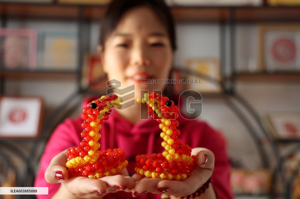 Snake-themed Craft