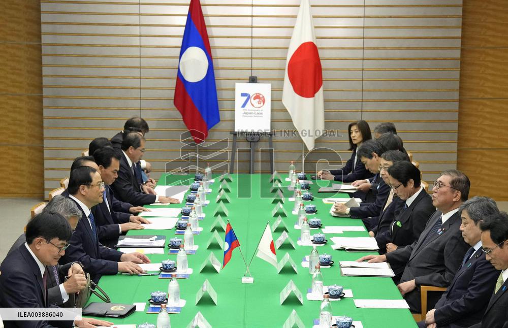 Japan-Laos summit talks