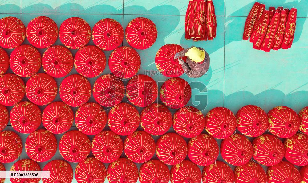 Red Lantern Supply in the Spring Festival Market