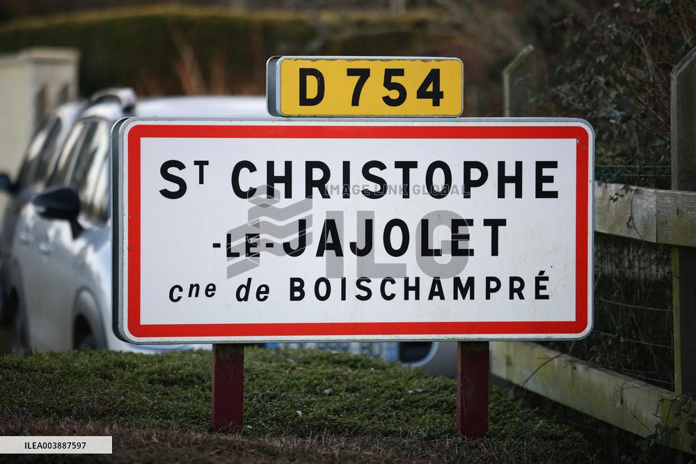 Monique Olivier During Lydie Loge's Research - Saint-Christophe-le-Jajole