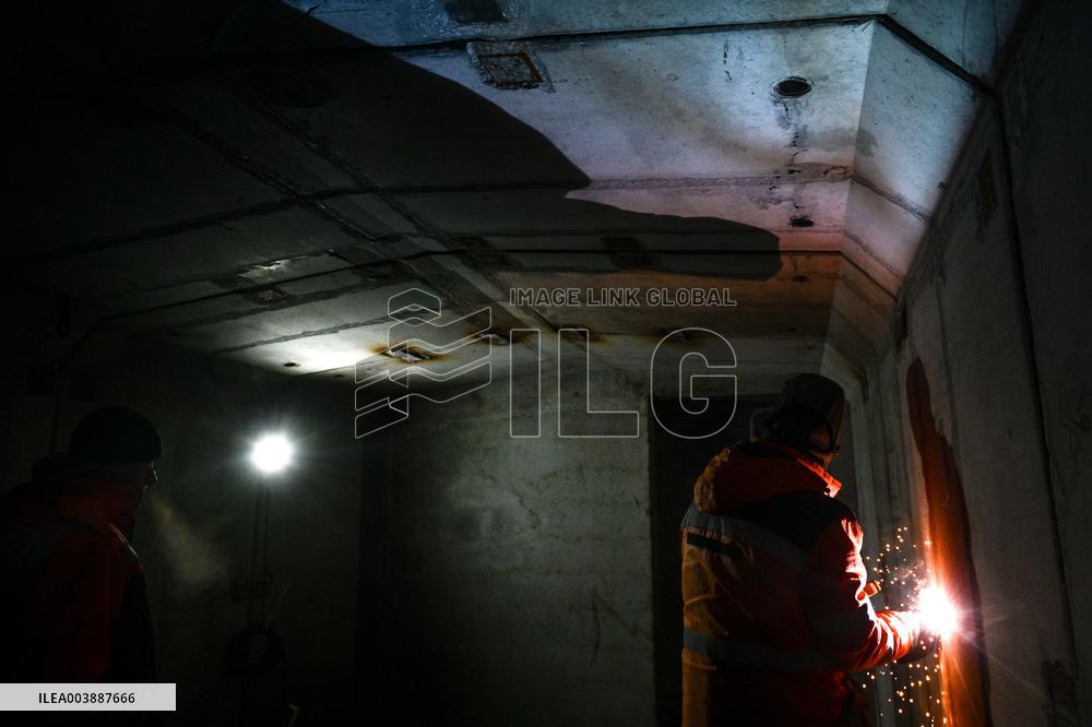 Bomb shelters installed in public spaces in Zaporizhzhia