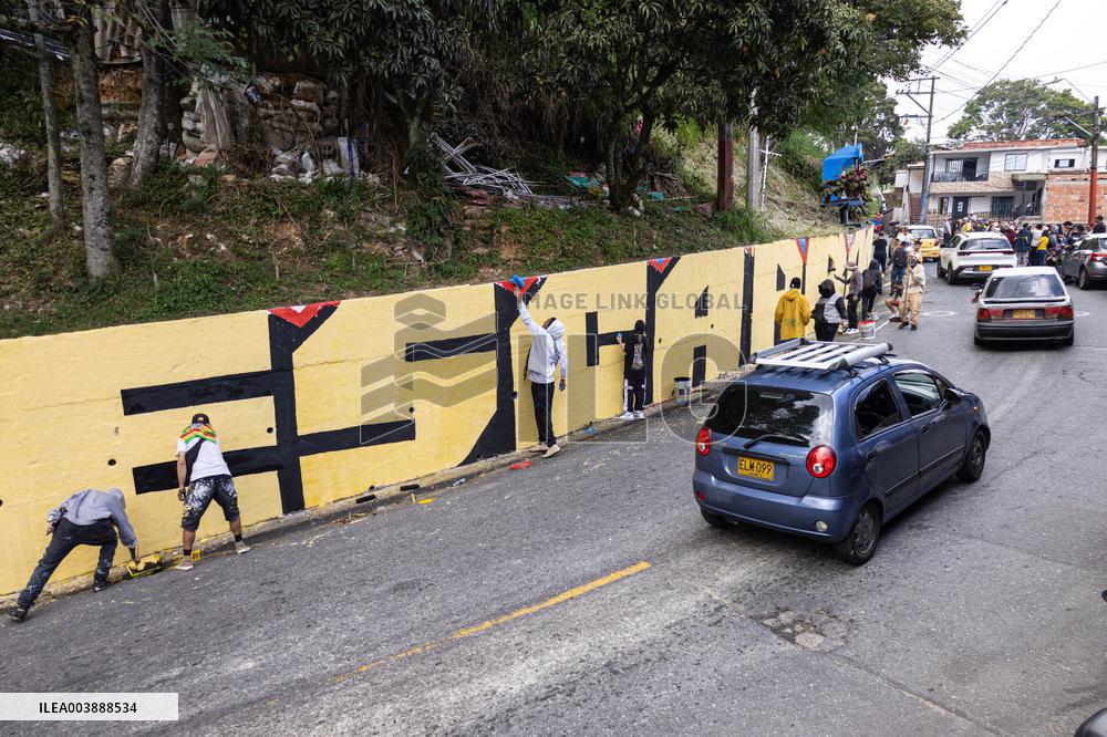 Digging The Truth Mural  in Medellin's Comuna 13
