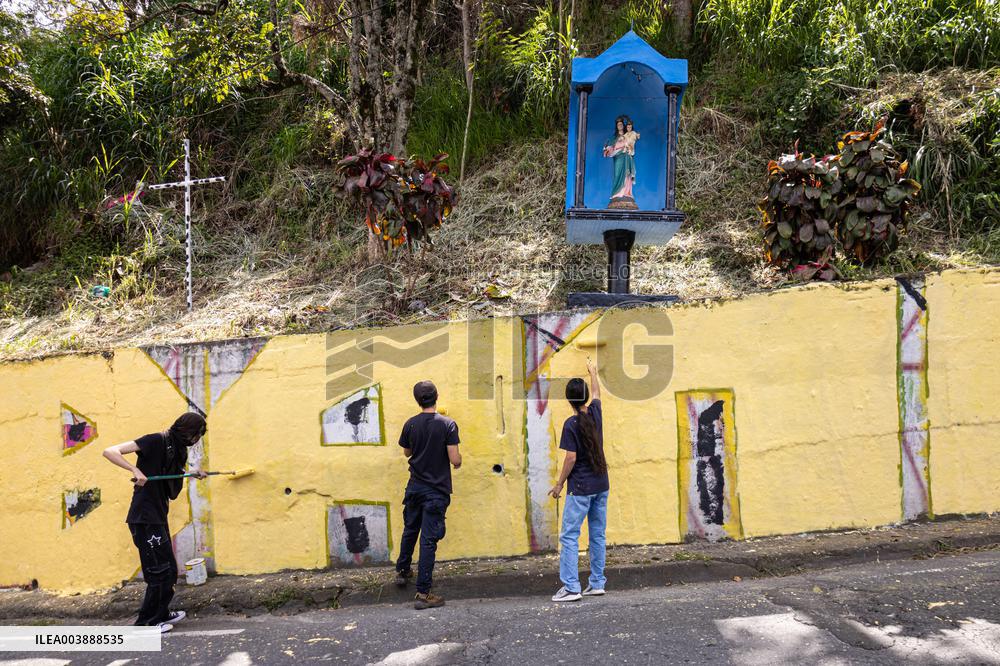 Digging The Truth Mural  in Medellin's Comuna 13