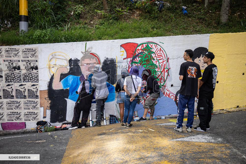 Digging The Truth Mural  in Medellin's Comuna 13