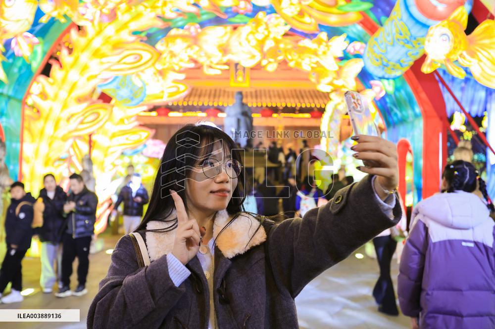 39th Qinhuai Lantern Fair Began in Nanjing