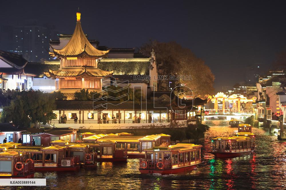 39th Qinhuai Lantern Fair Began in Nanjing