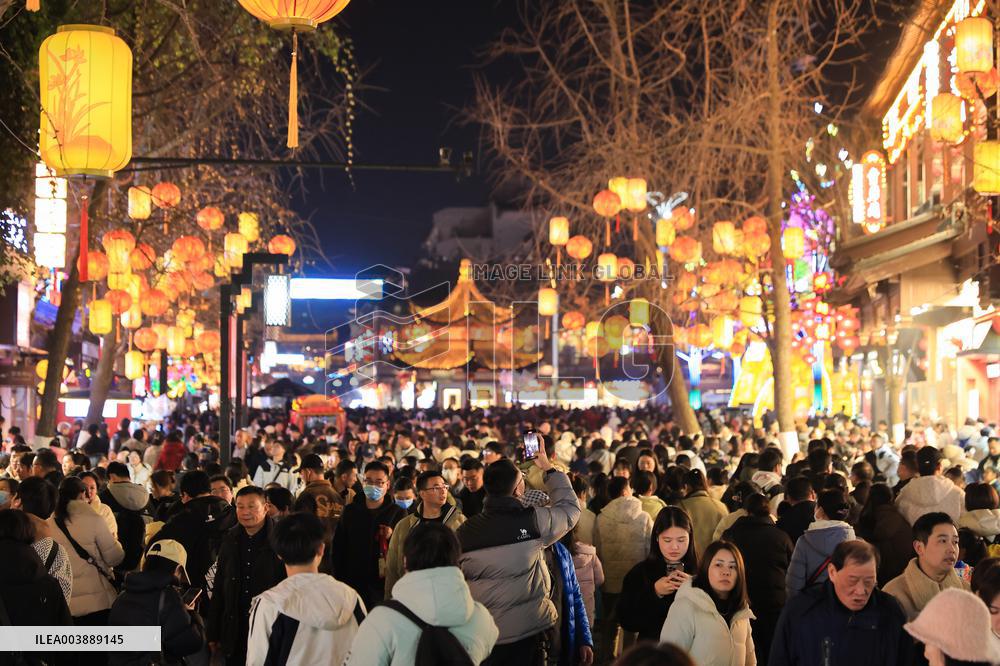 39th Qinhuai Lantern Fair Began in Nanjing