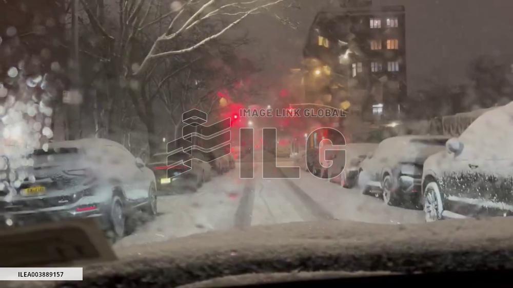 US: Winter Storm Hits Mid-Atlantic And Northeast With Snow And Freezing Temperatures 5