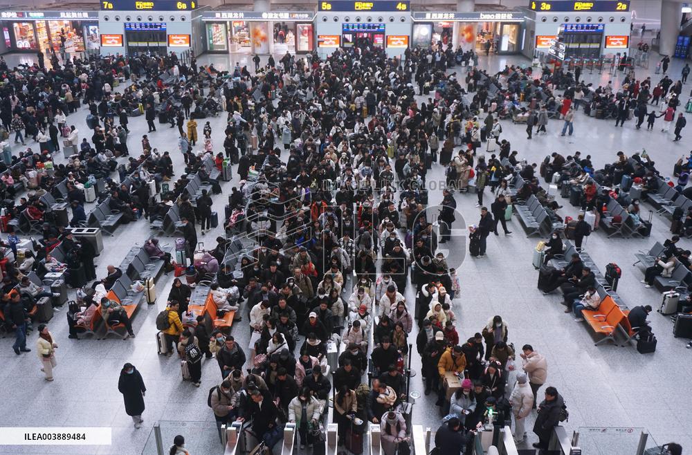 Spring Festival Travel Back Home in Hangzhou