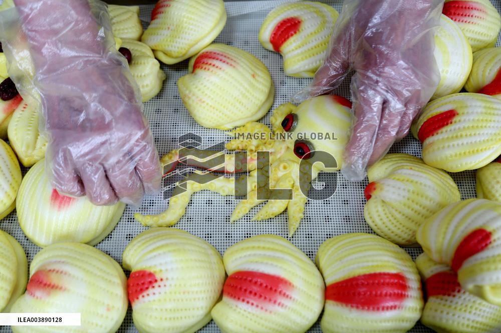 Chinese Lunar New Year Food HUAMO