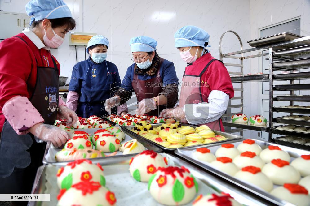 Chinese Lunar New Year Food HUAMO