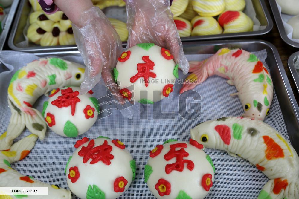 Chinese Lunar New Year Food HUAMO