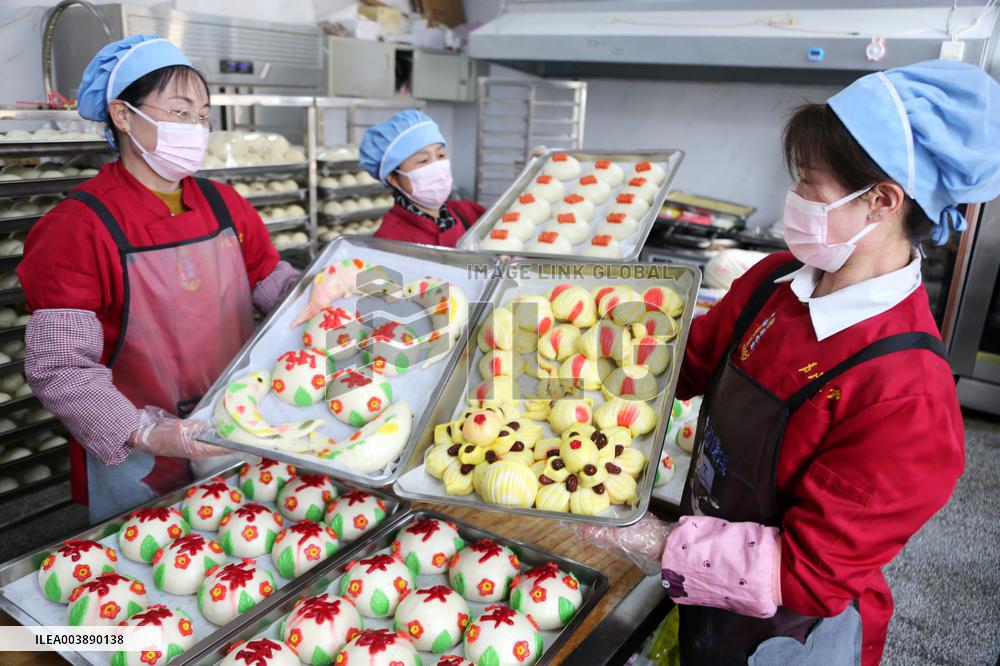 Chinese Lunar New Year Food HUAMO