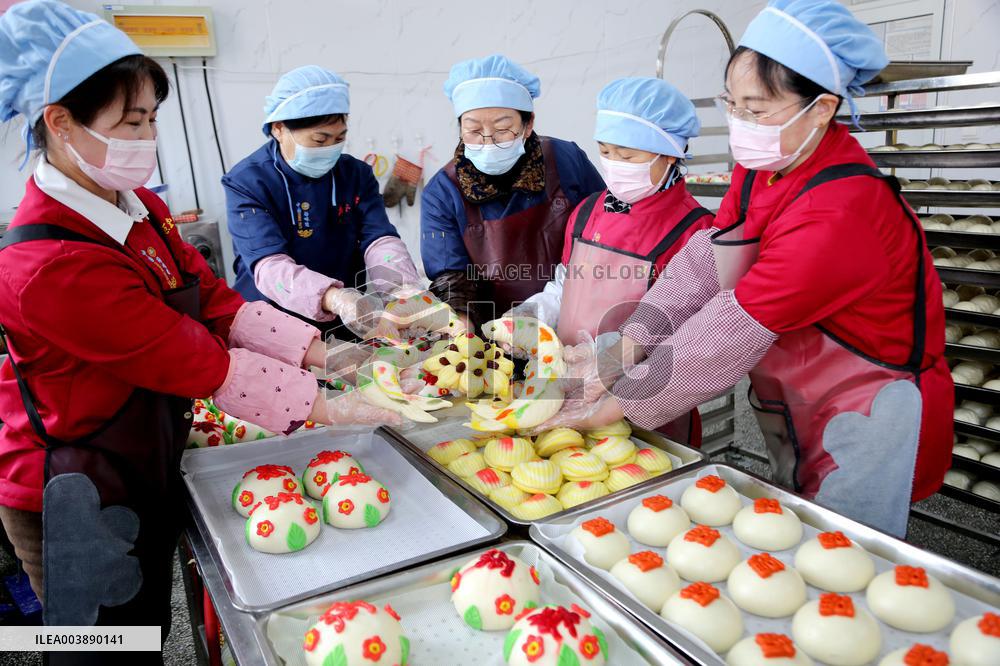 Chinese Lunar New Year Food HUAMO