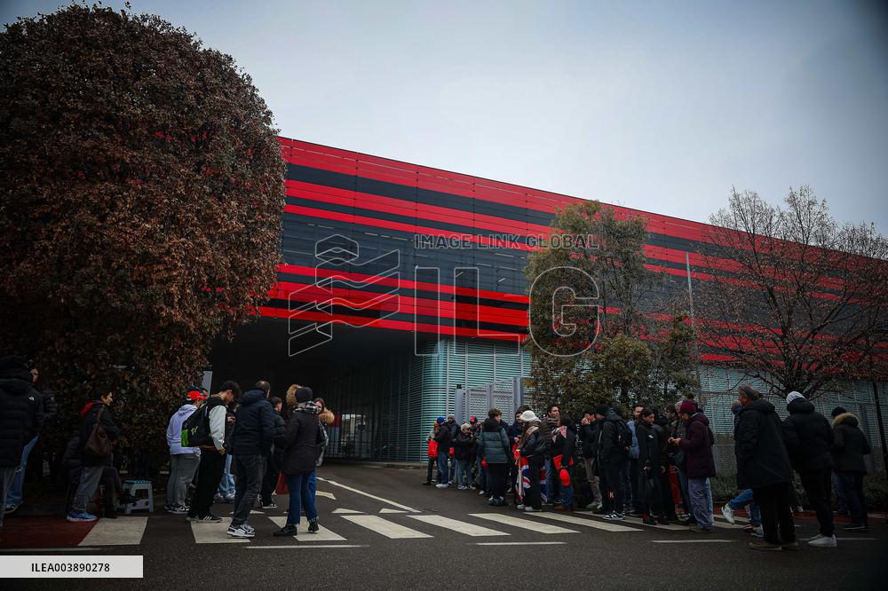 MOTORI - Formula 1 - Ferrari supporters for the first time of Lewis Hamilton on Ferrari F1