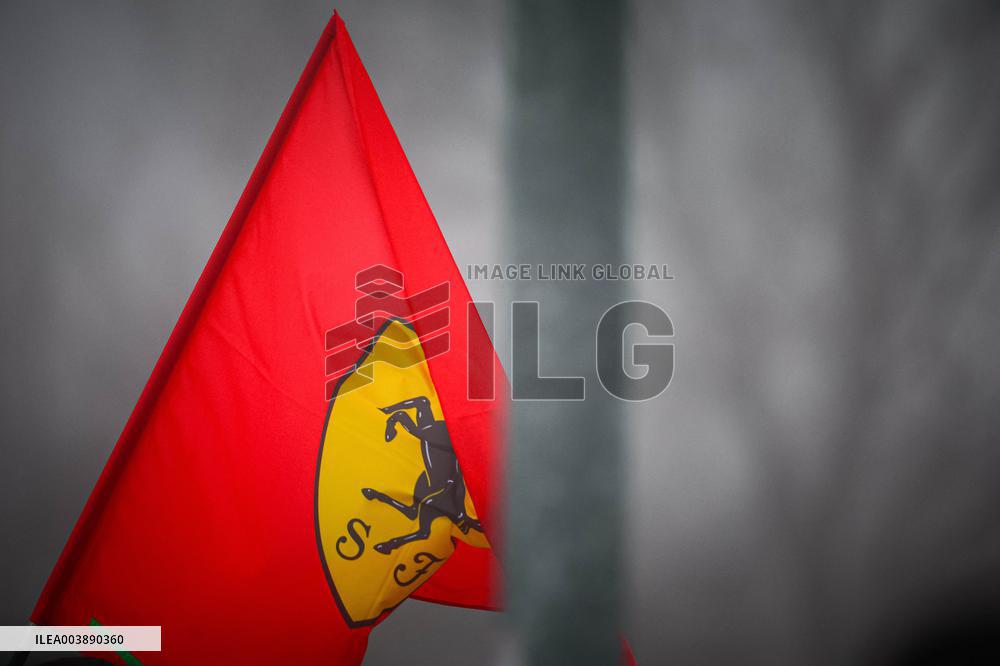 MOTORI - Formula 1 - Ferrari supporters for the first time of Lewis Hamilton on Ferrari F1