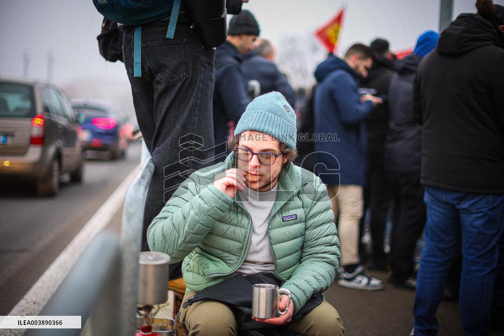 MOTORI - Formula 1 - Ferrari supporters for the first time of Lewis Hamilton on Ferrari F1