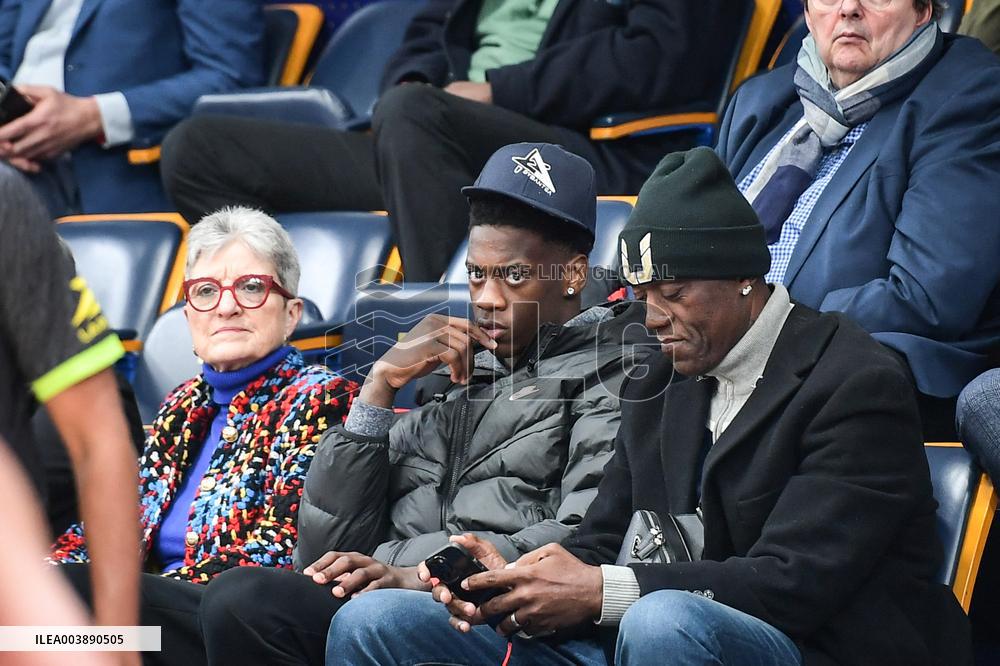 Basketball  Young Star Game  Celebrities  FA