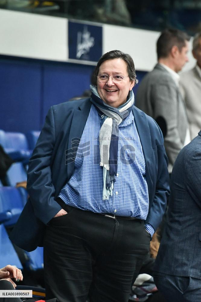 Basketball  Young Star Game  Celebrities  FA