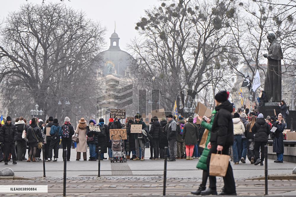 Rally to remind about Ukrainian POWs in LvivRally to remind about Ukrainian POWs in Lviv