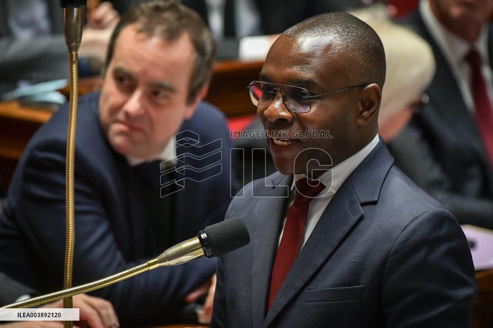Questions to the government at the National Assembly in Paris FA