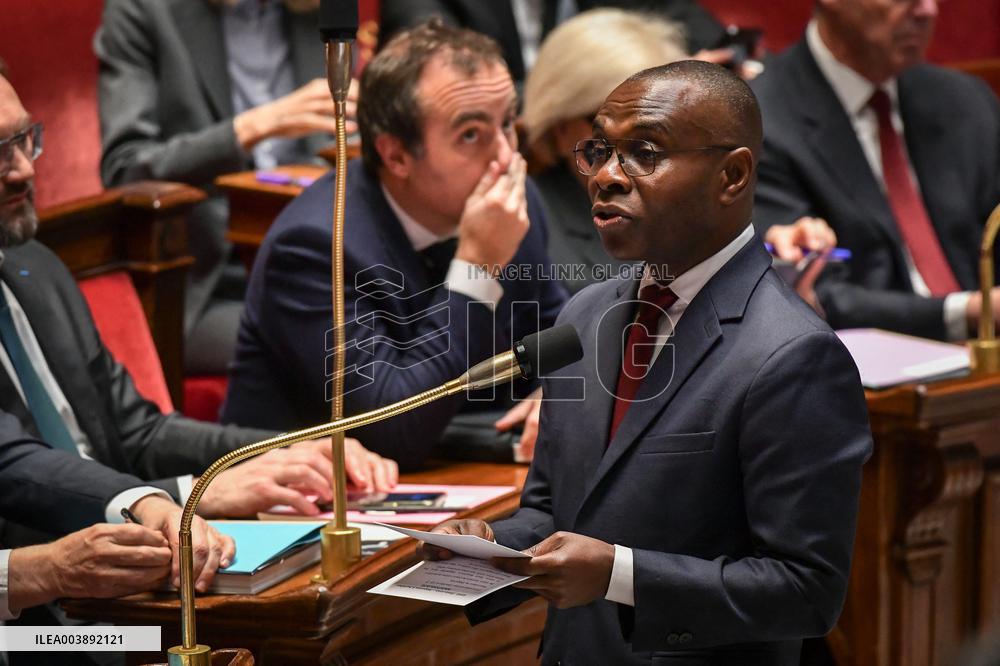 Questions to the government at the National Assembly in Paris FA