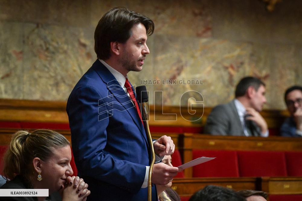 Questions to the government at the National Assembly in Paris FA