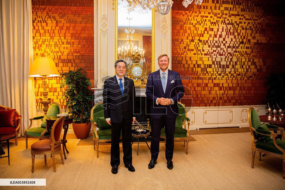 King Willem Alexander Receives China's Vice PM - The Hague