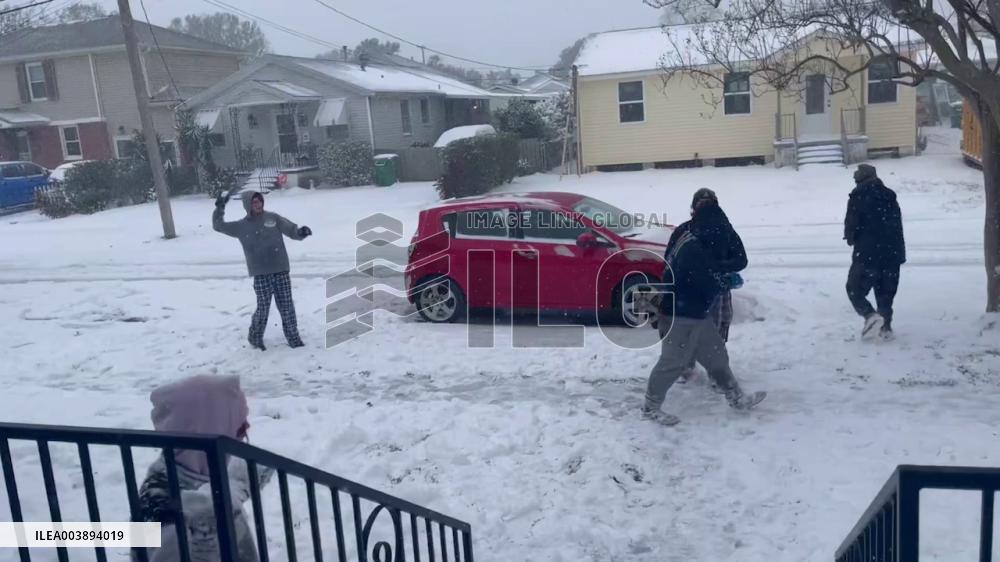 US: Southerners Embrace Rare Snow, Making Most Of Winter Storm 2