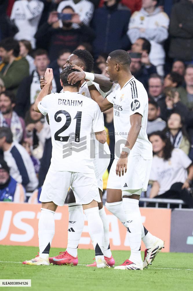 Real Madrid C.F. v FC Salzburg - Madrid