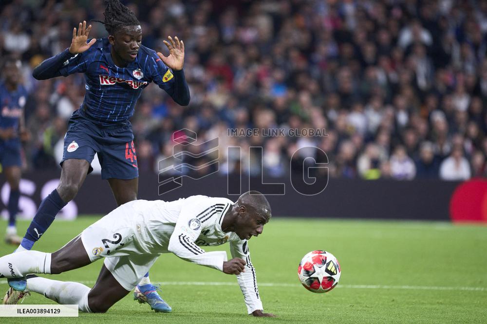 Real Madrid C.F. v FC Salzburg - Madrid