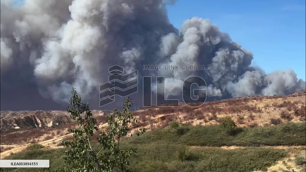 US: Hughes Fire Breaks Out Near Lake Castaic, Prompting Evacuation Of Thousands 2