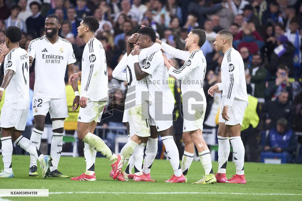 Real Madrid C.F. v FC Salzburg - Madrid