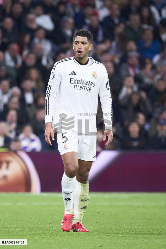 Real Madrid C.F. v FC Salzburg - Madrid