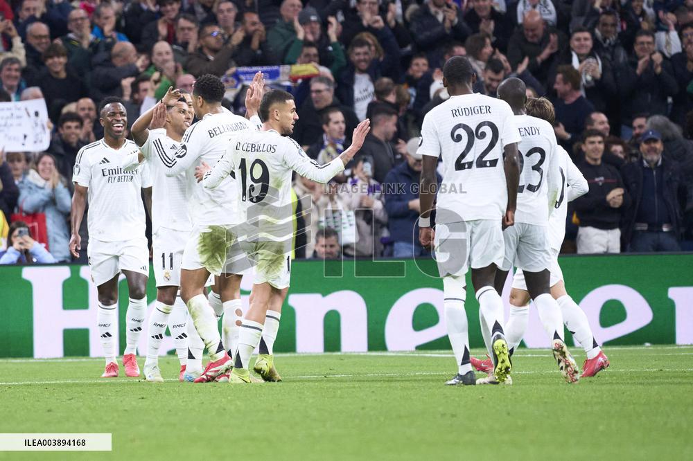Real Madrid C.F. v FC Salzburg - Madrid