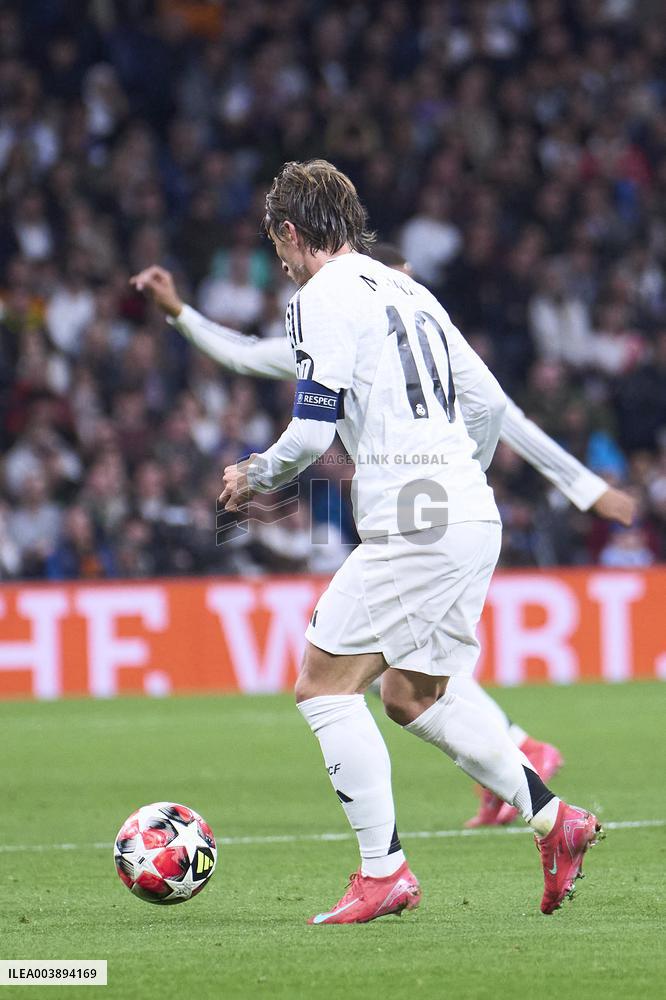 Real Madrid C.F. v FC Salzburg - Madrid